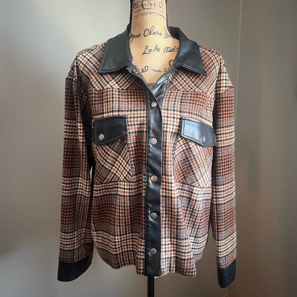 Eesome houndstooth Shacket‎ faux leather casual size medium oversize grunge